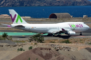 EC-KXN (cn 25703) Boeing 747-4H6