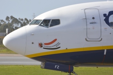 EI-EFZ (38489) 2009 Boeing 737-8AS(WL)