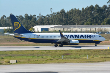 EI-EVS (40313) 2012 Boeing 737-8AS(WL)