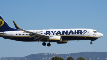 EI-DCJ (33564) 2004 Boeing 737-8AS(WL)