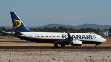 EI-DCX (33569) 2005 Boeing 737-8AS WL