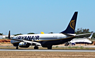 EI-EFN (37358) 2009 Boeing 737-8AS(WL)