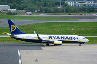 EI-EFW (35018) 2009 Boeing 737-8AS(WL)