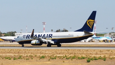 EI-FIL (44702) 2015 Boeing 737-8AS WL