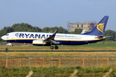 EI-EFT, (cn 37543), Boeing 737-8AS