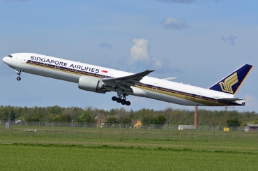 9V-SNC (42242) 2015 Boeing 777-312(ER)