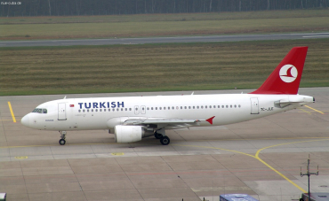 TC-JLE (992) 1999 Airbus A320-214