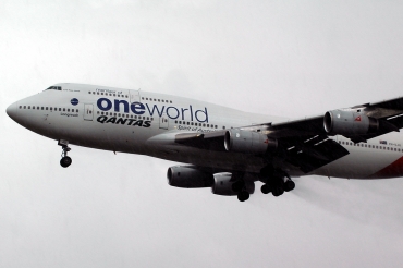 VH-OJU (25566) 2000 Boeing 747-438