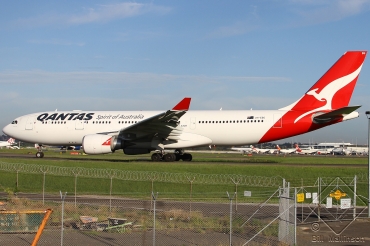 VH-EBG (887) 2007 Airbus A330-203
