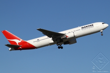 VH-OGH (24930) 1990 Boeing 767-338(ER)