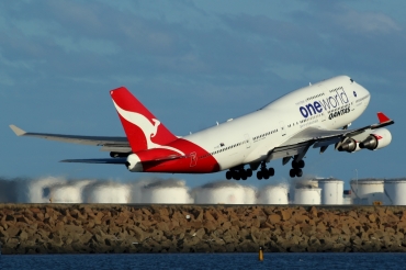 VH-OEF (32910) 2002 Boeing 747-438(ER)