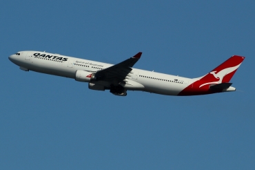 VH-QPA (553) 2003 Airbus A330-303