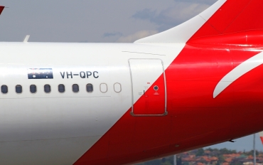 VH-QPC (564) 2003 Airbus A330-303
