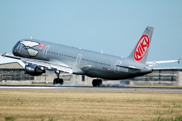 OE-LET (3830) 2009 Airbus A321-211