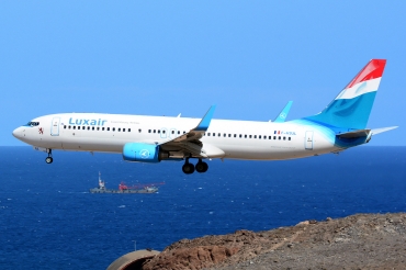 F-HJUL (38819) 2011 Boeing 737-8Q8WL