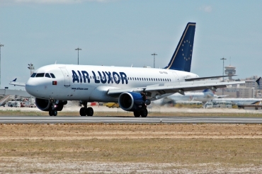 CS-TQD (870) 1999 Airbus A320-214