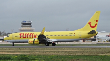 D-AHFV (30415) 2000 Boeing 737-8K5(WL)