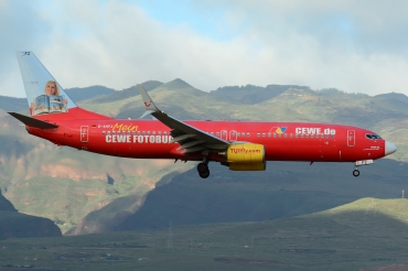 D-AHFZ (30883) 2001 Boeing 737-8K5(WL)