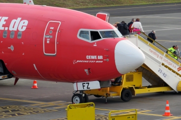 D-AHFZ (30883) 2001 Boeing 737-8K5(WL)