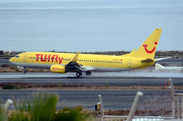 D-AHFV (30415) 2000 Boeing 737-8K5(WL)