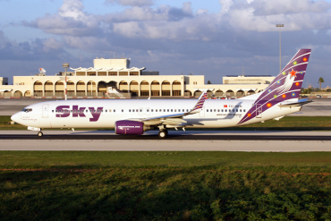 TC-SKN (36086) 2009 Boeing 737-94XER (WL)