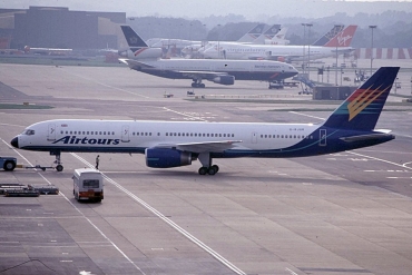 G-RJGR (22197) 1982 Boeing 757-225