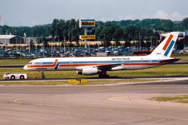 PH-AHE (24135) 1988 Boeing 757-27B