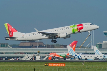 CS-TPQ (19000450) Embraer 190-100LR