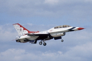 87-0381 (5D-76) General Dynamics F-16D Fighting Falcon