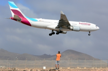 D-AXGC (555) 2003 Airbus A330-203