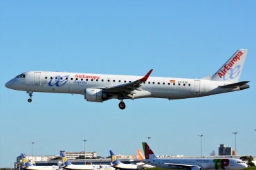 EC-KXD (cn 19000244) Embraer 190-200LR