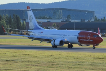 LN-DYG (39165) 2010 Boeing 737-8JP WL