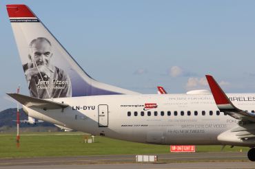 LN-DYU (39008) 2011 Boeing 737-8JP(WL)