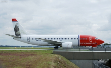 LN-KKF (24326) 1989 Boeing 737-3K2