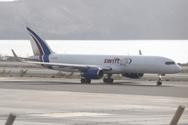 EC-NIU (25296) 1992 Boeing 757-223(PCF)(WL)