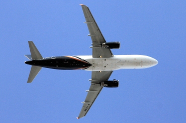 G-POWM (cn 2564) Airbus A320-232