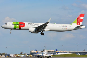 CS-TJJ (8374) 2018 Airbus A321-251N