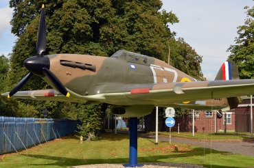 P2921 / GZ-L BAPC273, Hawker Hurricane, (replica)