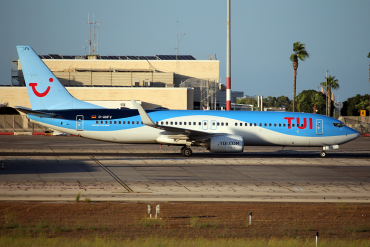D-AHFV (30415) 2000 Boeing 737-8K5(WL)
