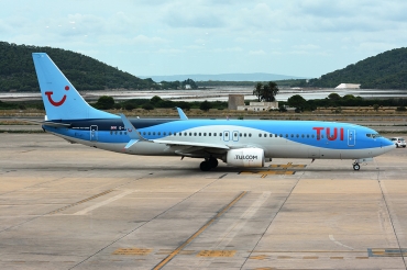 G-TUMA (44593) 2018 Boeing 737-8 MAX