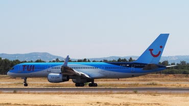 G-CPEU (029941) Boeing 757-236