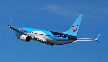 G-FDZZ (cn 37262) Boeing 737-8K5