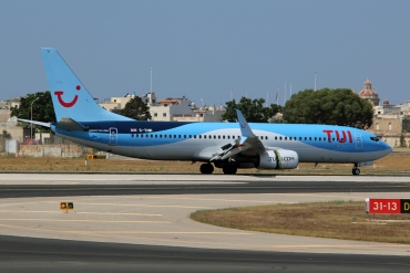G-TAWI (37267) 2012 Boeing 737-8K5(WL)