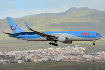 G-OBYG (29137) 1998 Boeing 767-304(ER)(WL)