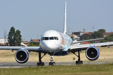 D4-CBP (30045) 2001 Boeing 757-2Q8