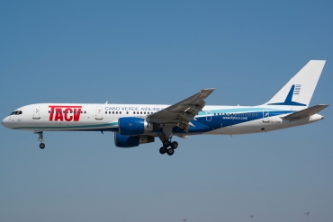 D4-CBP (30045) 2001 Boeing 757-2Q8