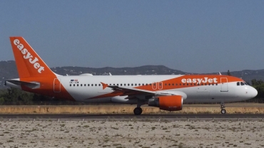 OE-IZW (3055) 2007 Airbus A320-214