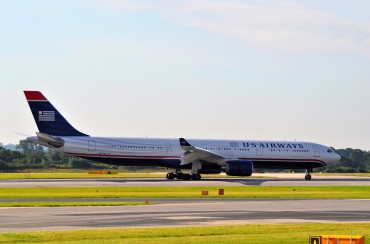 N277AY (380) 2001 Airbus A330-323