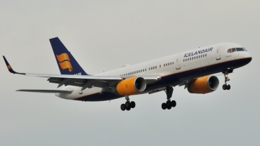 TF-FIS (26245) 1994 Boeing 757-256