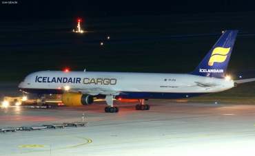 TF-FIH (24739) 1990 Boeing 757-208(WL)